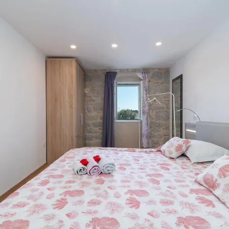 Lara's House By Interhome Apartment Split