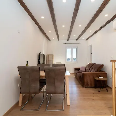 Lara's House By Interhome *